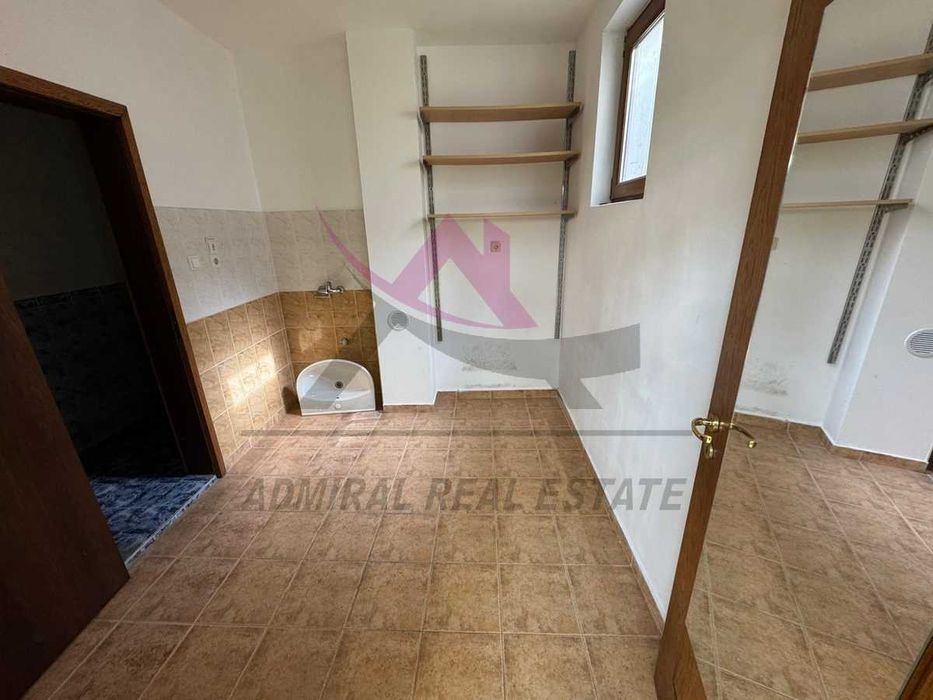 Дава се под наем Магазин в Варна, Гръцка махала - 200 кв.м за 1750 € - Снимка #2