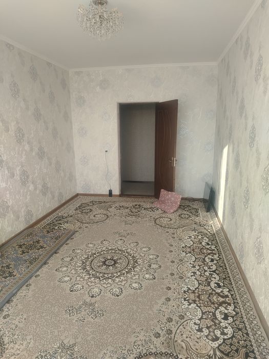 2 xonali 11 maktab oldidan srochni sotiladi