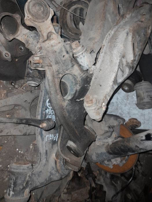 Стойки в сборе Пасат Б-3