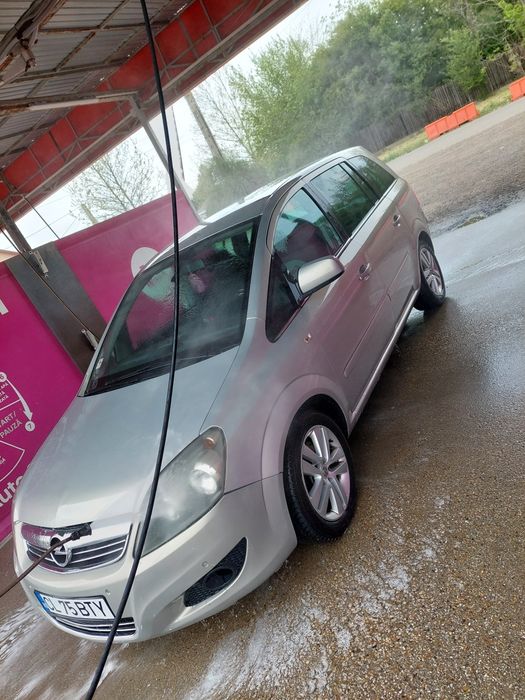 Opel Zafira  2011