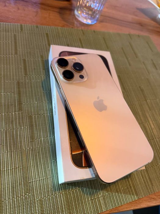 Iphone 16 pro  max Гарантия