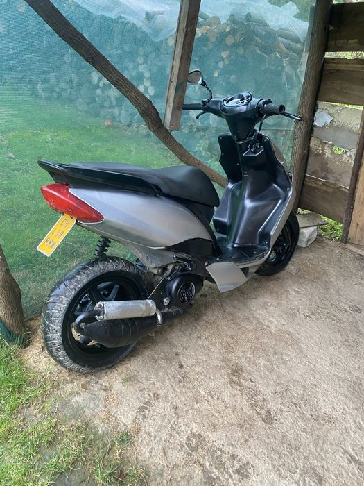 Vand sau schimb scuter yamaha jog r50cc 2t