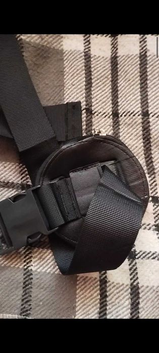 Сумочка-кошелек на ремне. Новая.