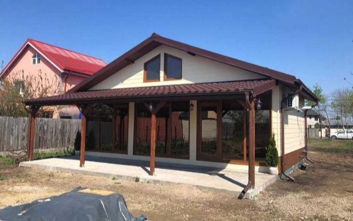 Vând case din structura metalica