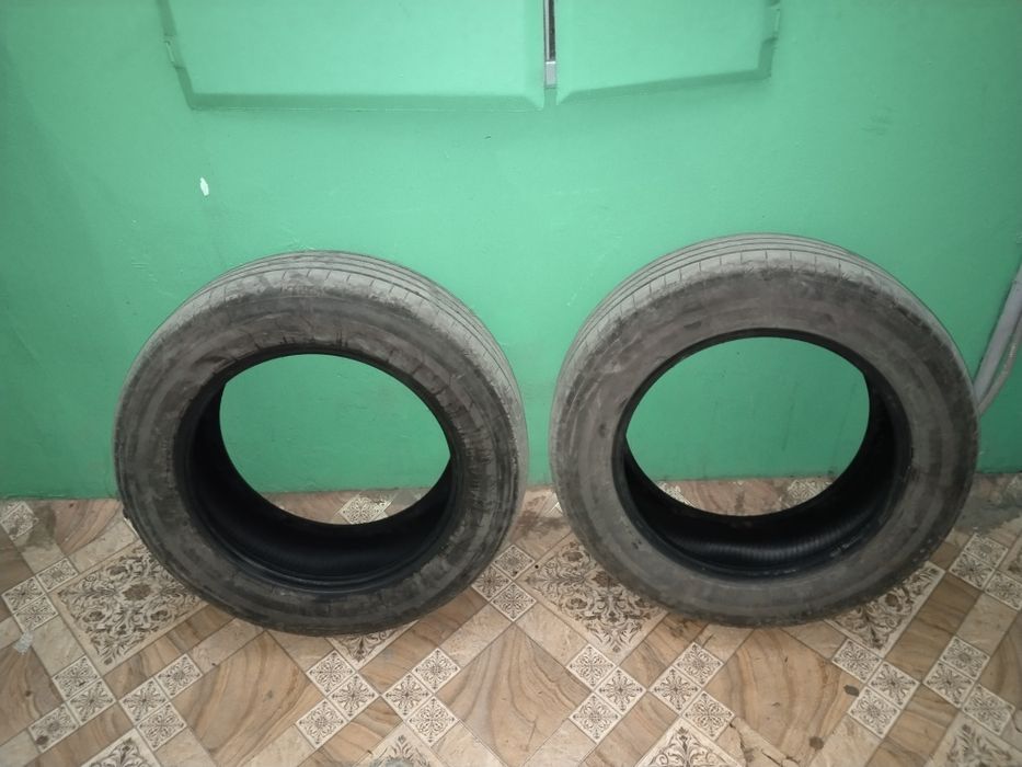 2 Шины Bridgestone б/у