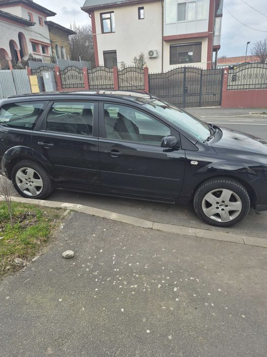 Vând Ford focus 1,6 benzină , ITP valavilbil ,an 2007 ,ofer fiscal