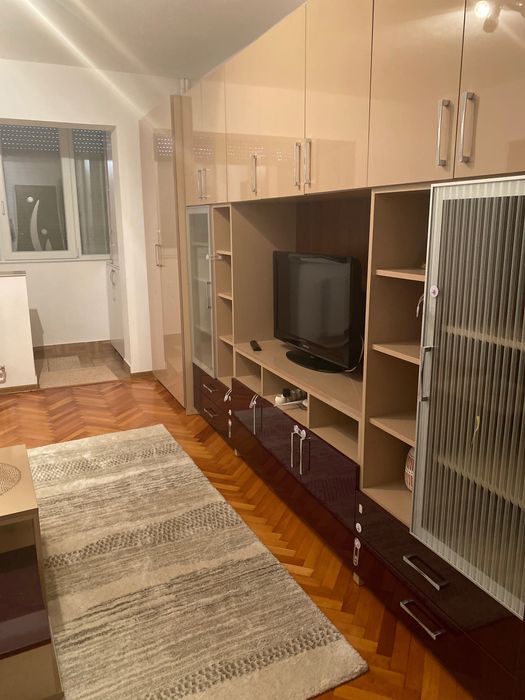 Inchiriez apartament 3 camere Vlaicu, bloc Z5