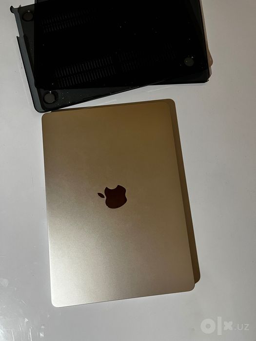 MacBook Air m2 16/512