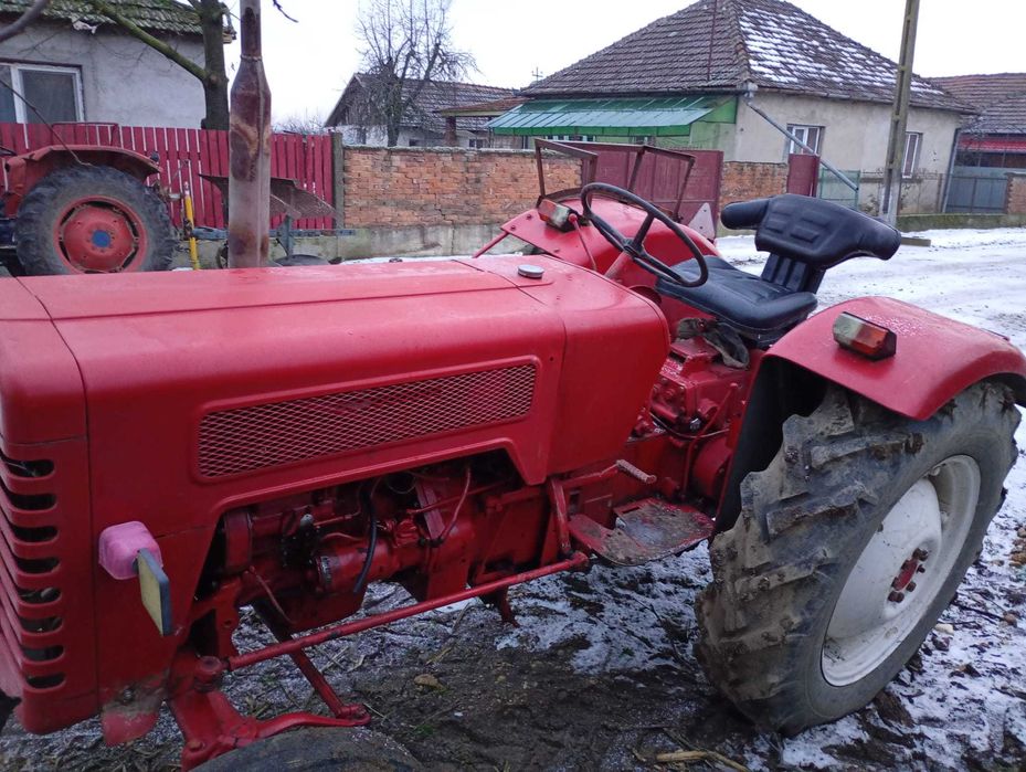 Vând tractor mccormick b 275