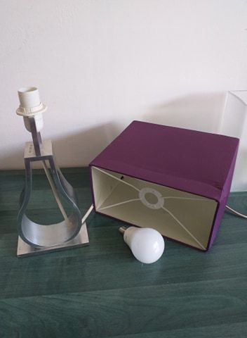 Veioza cu suport metalic