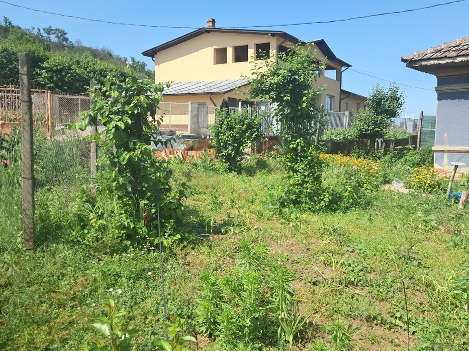 Casa  curte sitoat  la 30 k de bucuresti giurgiu