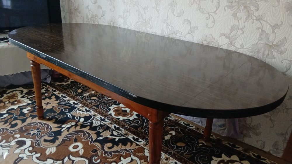 Стол обеденный, дерево