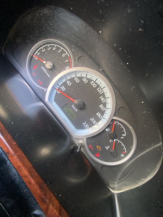 Moshina idiyal holada