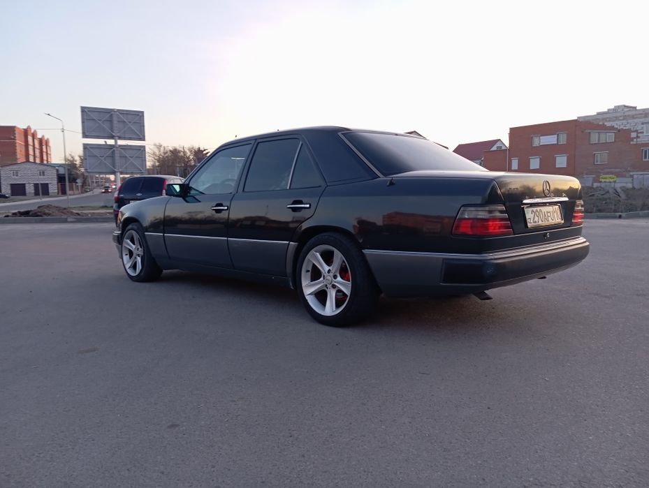 Продам Мерседес 124