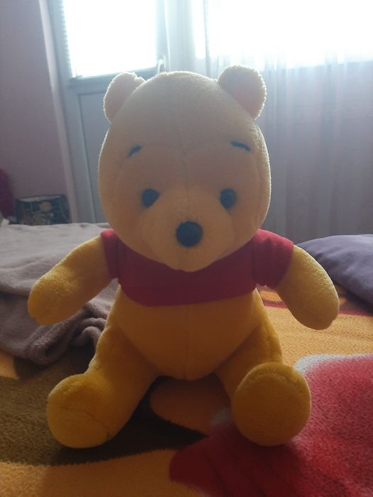 Играчка- плюшен Мечо Пух