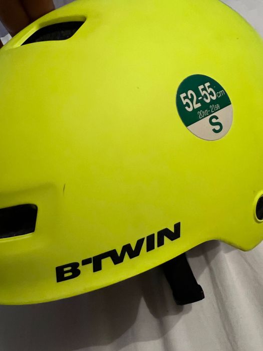 Продавам детска каска BTWIN размер S 52-55