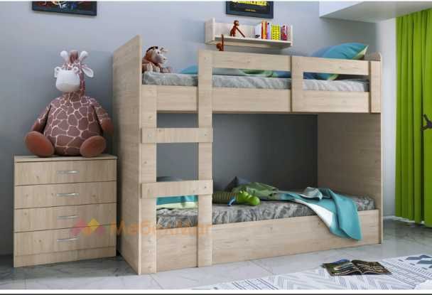 Двуетажно легло
Мики