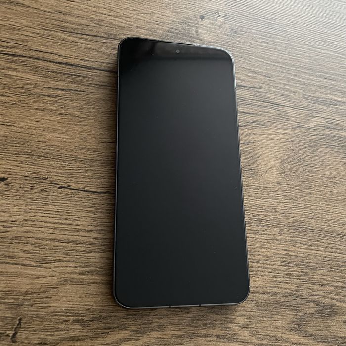 Продавам Xiaomi 13 5G – 256 GB, отлично състояние
