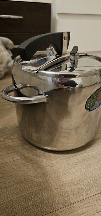 Тенджера под налягане