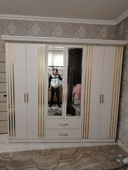 Shkaf sotiladi dastafka ustanovka bepul. Metri 990 mindan