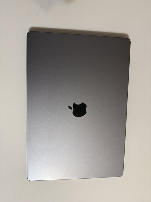 MacBook Pro 16 M1 Pro / 512GB /