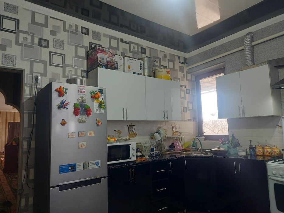 Ховли стоилади. Угловой дом в Йик - Ота. Вдоль дороги.Читайте описание