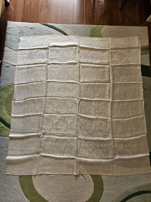 Скатерть из ткани размер 135×140