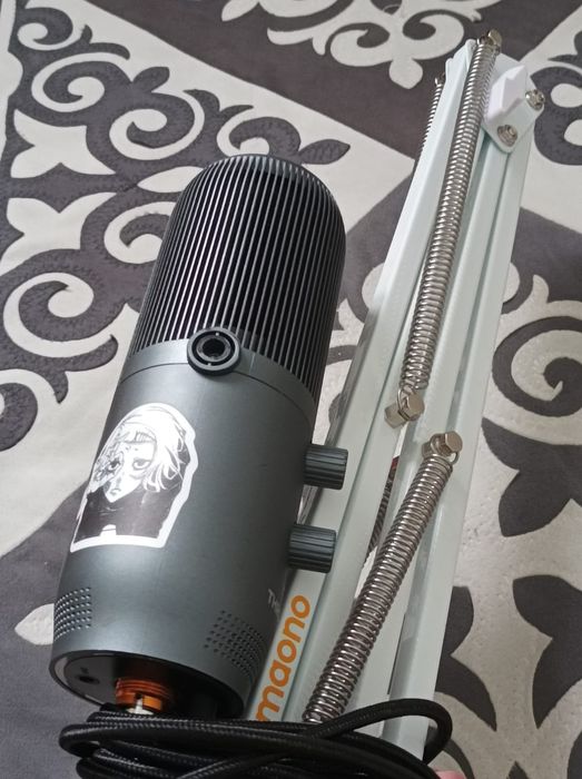 Микрофон THRONMAX + кронштейн