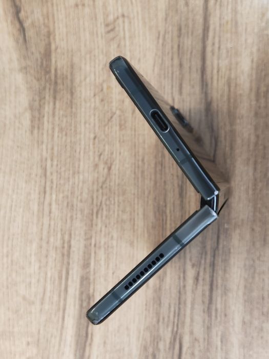 Samsung Galaxy Z Fold 3