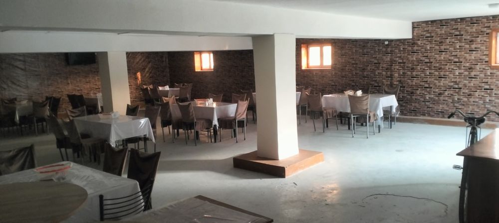 Уч пахлавон кафе.