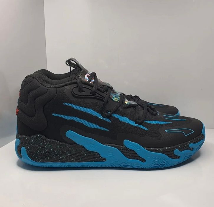 Баскетболни Кецове Puma MB 3.0 

Чисто нови с кутия 

Размер 47 стелка