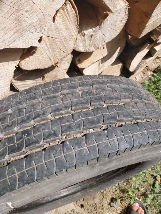 Cauciuc direcție 225/75R17,5