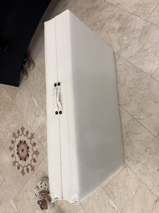 Продается 2 кушетки с чехлом