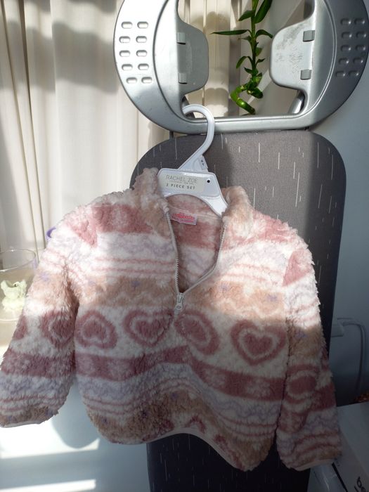 2× hanorac fleece , marimea 92.