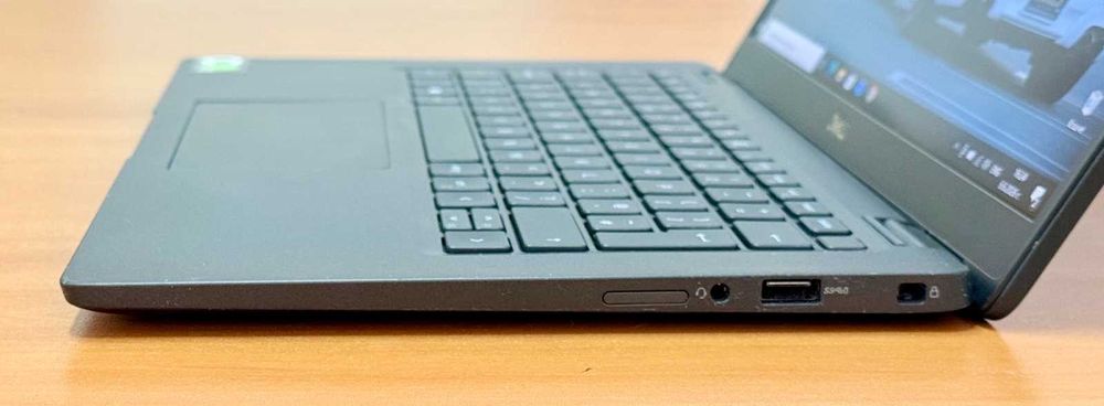 Core i5-10310U / 8GB RAM / 256 SSD / Dell Latitude 7310 / 13.3 FHD IPS