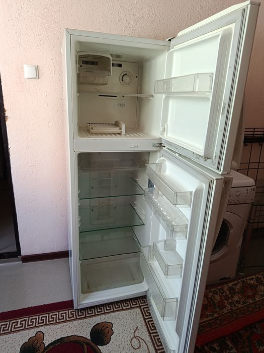 Продам холодильник LG