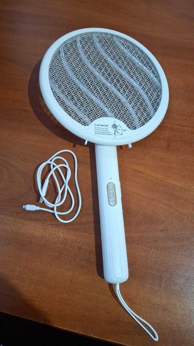 Paleta electrica YISSVIC 4000V, lumina UV, reincarcabila