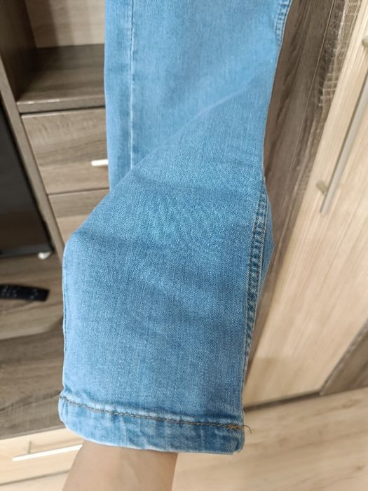 Defacto.  Джинсы на подростка