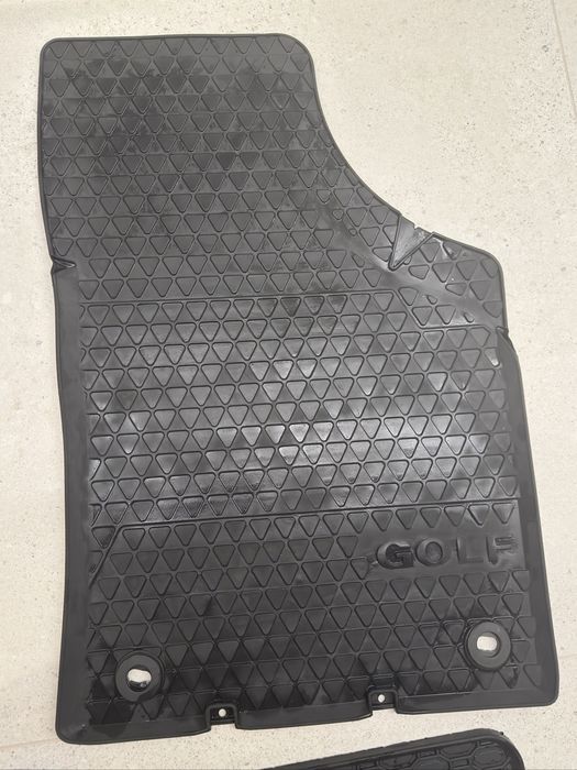 Оригинални предни стелки за голф 5, задни стелки и стелка за багажник