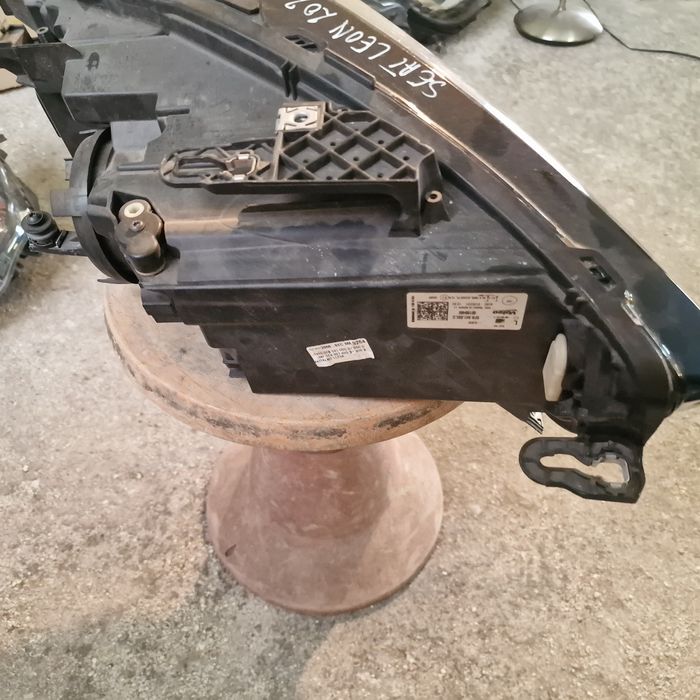 Seat Leon 2021 LED ляв фар