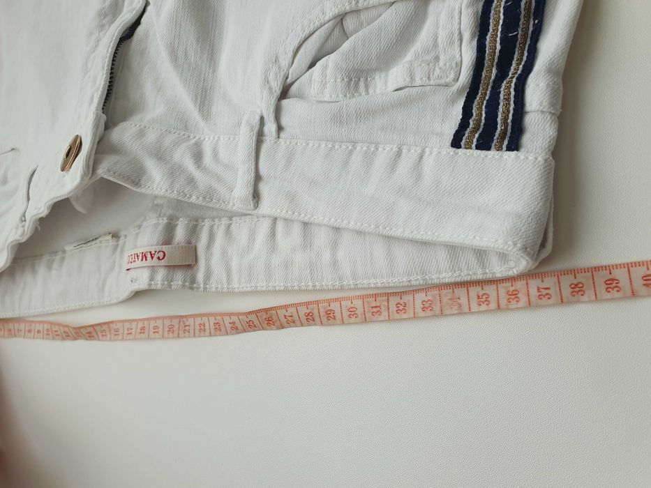 Бели дълги дънки