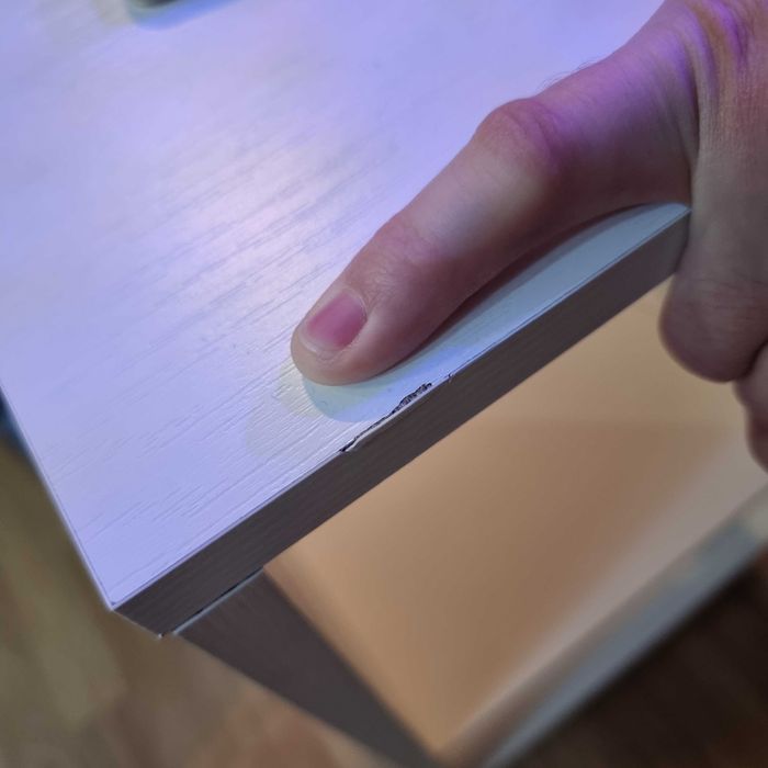 Стол компьютерный белый