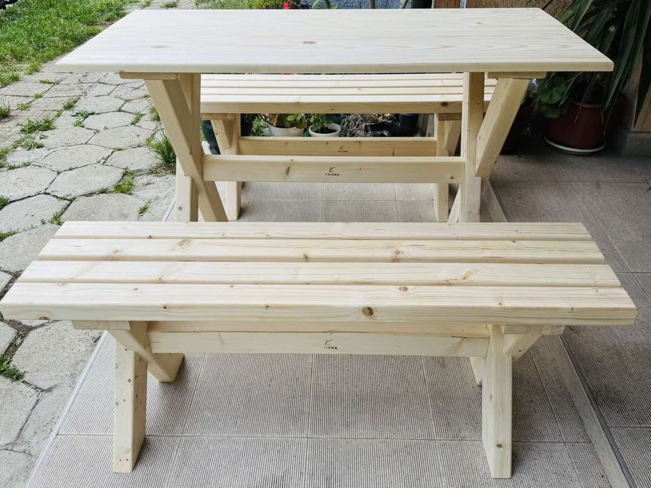 Комплект за градина маса с две пейки