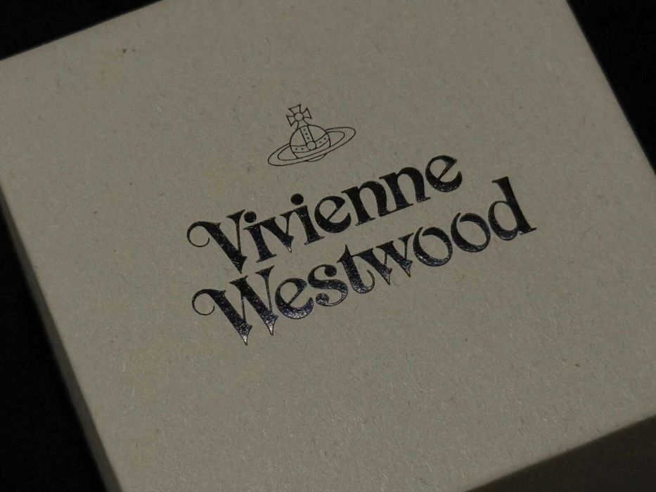 Vivienne Westwood oбeци