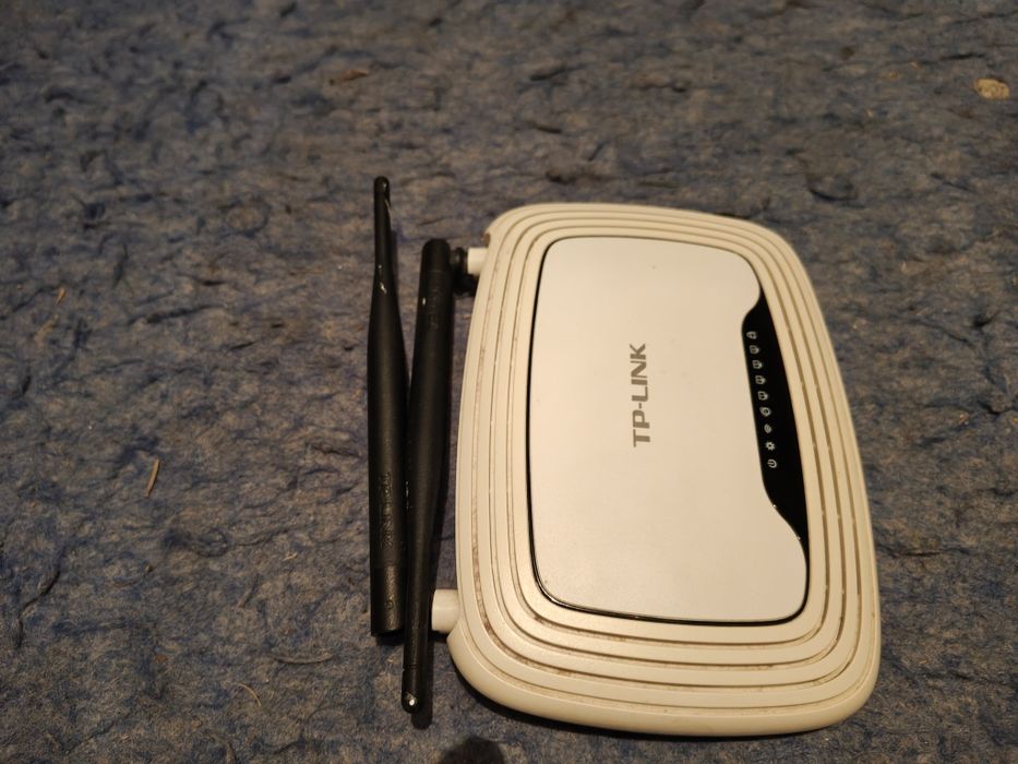 Vând Router wireless MERCUSYS  AC1200 Dual Band