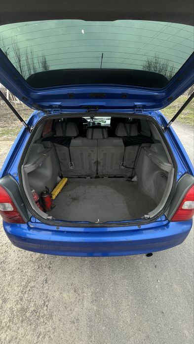 Мазда 323 хетчбек