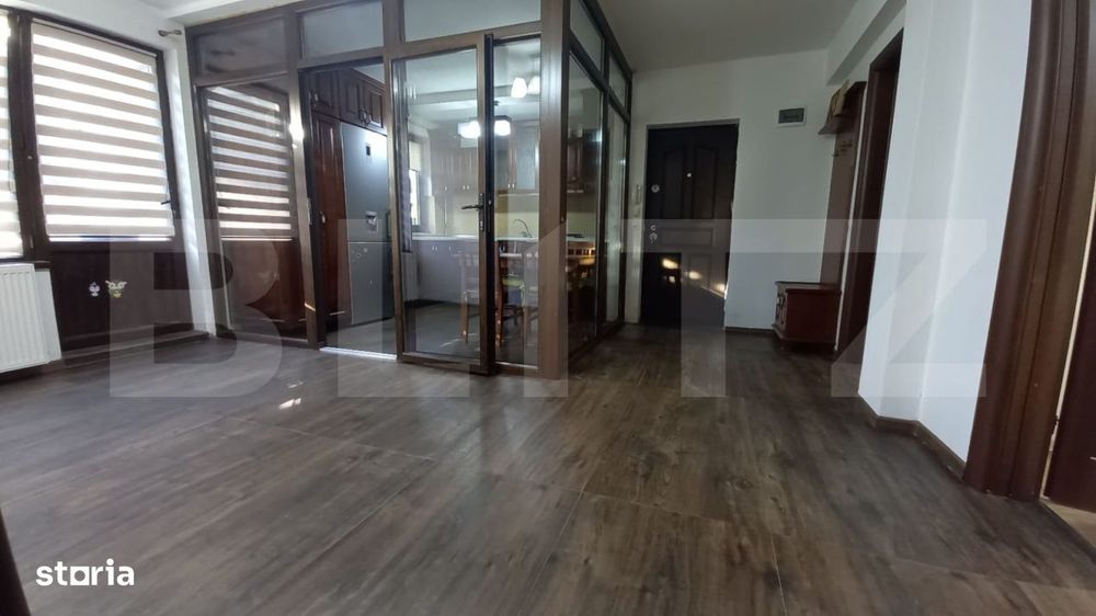 Apartament mobilat, 3 camere, 63 mp, curte 49 mp, parcare, cart Europa — fotografia 1