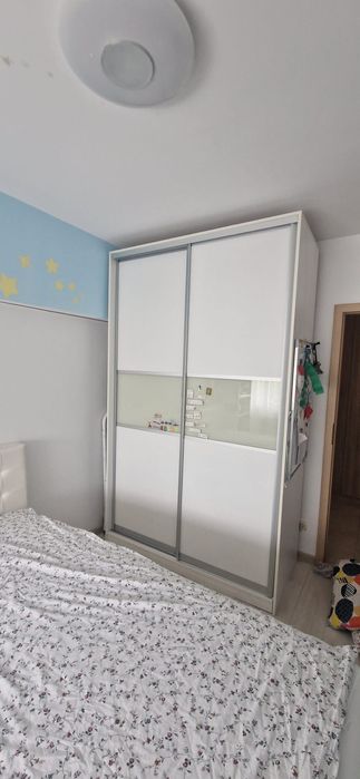 Vând dresing cu uși culisante 2.50 m ×70 cm lățime
