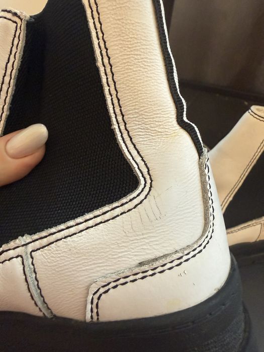 Бели кожени боти тип Chelsea Puma