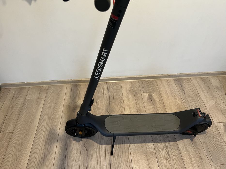 Trotineta electrica LEQISMART A11 vand sau schimb cu bicicleta